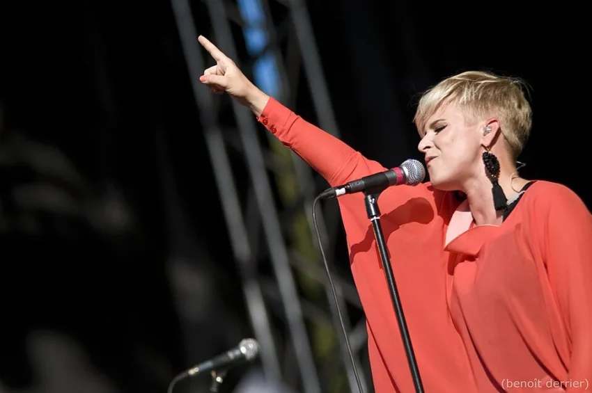 Robyn på scen